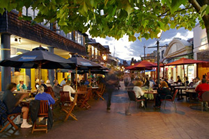 Queenstown cafe scene